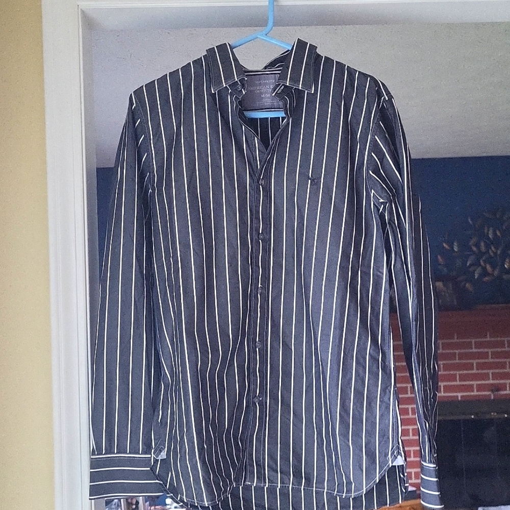 American Eagle men's long sleeve shirt